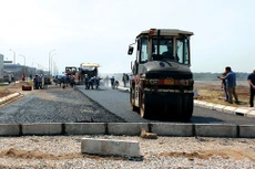 Dự án Thử nghiệm làm 1,4 km đường giao thông từ phế thải nhựa mềm do DEEP C Hải Phòng làm chủ đầu tư. Ảnh: Trần Nam