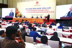 Thủ tướng Nguyễn Xuân Phúc nhấn mạnh, Đảng và Nhà nước mong muốn người dân tham gia liên kết, hợp tác sản xuất, tạo năng lực phát triển mới, vươn ra thị trường thế giới. Ảnh: Lê Tiên