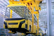 Các chính sách về thuế nhập khẩu được nhiều doanh nghiệp đề xuất phải thay đổi để tạo điều kiện phát triển công nghiệp hỗ trợ ngành ô tô. Ảnh: Thạch Lựu