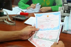 Thị trường chứng khoán thời gian gần đây xuất hiện không ít các công ty “bé hạt tiêu” thành công trong việc hút một lượng tiền lớn từ kênh trái phiếu doanh nghiệp. Ảnh: Lê Tiên