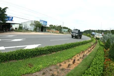 Dự án Đầu tư nâng cấp, mở rộng đường Dương Đông - Cửa Cạn - Gành Dầu và xây dựng mới nhánh nối với đường trục Nam - Bắc có tổng mức đầu tư hơn 919 tỷ đồng. Ảnh: Lê Tiên