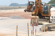 Trong hơn 2 năm qua, Công ty CP Quản lý và Xây dựng đường bộ Lâm Đồng được công bố trúng 9 gói thầu do Ban Quản lý bảo trì đường bộ thuộc Sở GTVT Lâm Đồng mời thầu. Ảnh minh họa: Tiên Giang