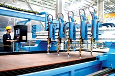 Trong 10 tháng năm 2019, cả nước có 114,4 nghìn doanh nghiệp đăng ký thành lập mới, với tổng số vốn 1.434,4 nghìn tỷ đồng. Ảnh: Thạch Lựu