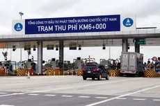 Vẫn còn vướng mắc trong đàm phán tỷ lệ trích doanh thu giữa Tổng công ty Đầu tư phát triển đường cao tốc Việt Nam và đơn vị cung cấp dịch vụ thu phí tự động không dừng. Ảnh: Tường Lâm