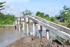 Công ty TNHH MTV Văn Sáu cho rằng, riêng việc chậm bàn giao mặt bằng thi công đã khiến nhà thầu này chậm tiến độ là 270 ngày. Ảnh minh họa: Nhã Chi