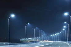 Nhà thầu có văn bản đề nghị làm rõ một số tiêu chí tại Gói thầu Lắp đặt hệ thống điện chiếu sáng trên địa bàn xã Vĩnh Trạch được cho là có thể gây hạn chế cạnh tranh. Ảnh chỉ mang tính minh họa. Nguồn Internet