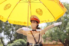 CSGT Hà Nội phân luồng giao thông.