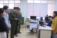 Thi hành Lệnh bắt, khám xét đối với các đối tượng liên quan đến hành vi đưa hối lộ, nhận hối lộ tại Chi nhánh Văn phòng đăng ký đất đai Sầm Sơn