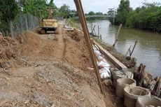 Ban QLDA đầu tư xây dựng khu vực huyện An Phú (chủ đầu tư) đang lựa chọn nhà thầu thực hiện Gói thầu số 17 thuộc Dự án ĐTXD kè chống sạt lở đường Bắc Kênh Mới. Ảnh chỉ mang tính minh họa. Nguồn Internet
