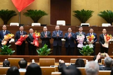 Lãnh đạo Đảng, Nhà nước tặng hoa chúc mừng các nhân sự vừa được Quốc hội bầu, phê chuẩn