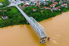Cầu Phong Châu cũ sau sự cố bị sập