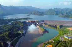 Hồ thủy điện Tuyên Quang