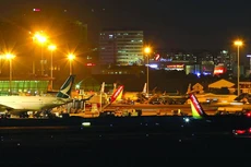 Hàng không đang tăng cường các chuyến bay đêm, phục vụ nhu cầu đi lại tăng cao của hành khách. Ảnh chỉ mang tính minh họa. Nguồn Internet