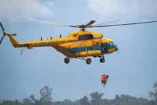 Thủ tướng Chính phủ yêu cầu triển khai phương tiện, kể cả trực thăng để tiếp cận, hỗ trợ vận chuyển lương thực, thực phẩm cho người dân