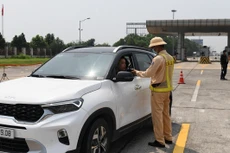 CSGT tăng cường kiểm tra nồng độ cồn dịp nghỉ lễ