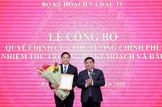 Trao quyết định bổ nhiệm Thứ trưởng Bộ Kế hoạch và Đầu tư cho ông Nguyễn Đức Tâm
