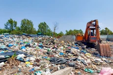 Chủ đầu tư vừa công bố trao hợp đồng Gói thầu số 03 Thu gom, vận chuyển và xử lý rác thải sinh hoạt tập trung đến năm 2025 trên địa bàn huyện Ngọc Hiển. Ảnh chỉ mang tính minh họa. Nguồn Internet