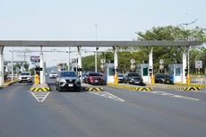 Các làn thu phí ra vào sân bay đều thu phí tự động không dừng