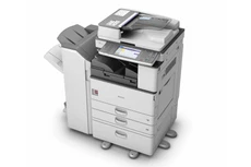 Danh mục mua sắm trong HSMT gồm: máy tính để bàn trọn bộ (1.130 bộ), máy tính xách tay (10 bộ), máy in A4 (15 cái), máy photocopy (6 cái)..., đều là thiết bị thông dụng. Ảnh chỉ mang tính minh họa. Nguồn Internet