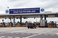 Từ ngày 13/10, dừng miễn phí xe chở hàng cứu trợ qua trạm thu phí