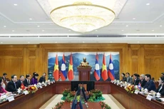 Chủ tịch Quốc hội Trần Thanh Mẫn hội đàm với Chủ tịch Quốc hội Lào Saysomphone Phomvihane. Ảnh: TTXVN