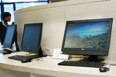 Theo Chủ đầu tư, việc nộp kèm HSĐX hợp đồng cung cấp máy tính, phần mềm thuộc tiêu chuẩn đánh giá kỹ thuật nên không được làm rõ. Ảnh: Nhã Chi