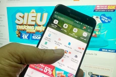 Ngân hàng trực tuyến ứng dụng dịch vụ định danh và xác thực nhiều nhất. Ảnh: Tường Lâm