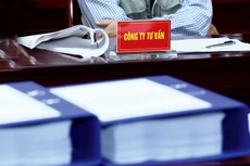 Một số chủ đầu tư thích “đóng cửa bảo nhau”, một số khác không nắm được quy định về xử phạt tư vấn đấu thầu vi phạm. Ảnh: Lê Tiên