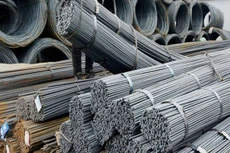 Giá nguyên liệu “bóp nghẹt” lợi nhuận doanh nghiệp thép