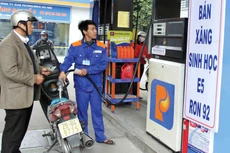Thuế suất thuế tiêu thụ đặc biệt đối với xăng sinh học chỉ nên bằng 50% mức thuế đối với xăng khoáng. Ảnh: Mạnh Hùng