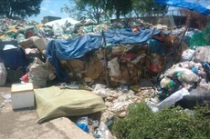 Gói thầu số 1 yêu cầu công nghệ phải đáp ứng quy chuẩn kỹ thuật quốc gia về môi trường hiện hành về xử lý chất thải rắn ở thể khí, thể lỏng và thể rắn