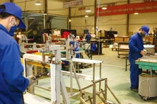 DN và các hiệp hội DN phải chủ động hơn trong việc tham gia phản biện, xây dựng chính sách. Ảnh: Lê Tiên