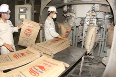 Nhiều doanh nghiệp sản xuất xi măng tăng giá bán sản phẩm xi măng đợt 2 kể từ đầu năm 2019. Ảnh minh họa: Khánh Giang