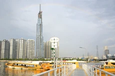 Các dự án phát triển giao thông đường thủy thường gặp khó khăn và có nhiều rủi ro phát sinh hơn các công trình hạ tầng đường bộ. Ảnh: Lê Tiên