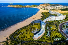 Khi công việc và cuộc sống ổn định thì hầu hết mọi người sẽ bắt đầu quan tâm và có hành động cụ thể hướng về nơi chôn nhau cắt rốn của mình. Ảnh: Thôi Chấn Sơn