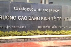 Trường Cao đẳng Kinh tế TP.HCM cho biết, kết quả xác minh hợp đồng tương tự của nhà thầu trúng thầu đáp ứng yêu cầu của HSMT. Ảnh: NC st
