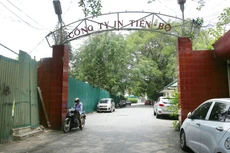 Khu đất 175 Nguyễn Thái Học đang được giải phóng mặt bằng, xung quanh đã quây tôn. Ảnh: Lê Tiên