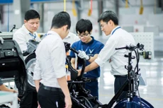 Các doanh nghiệp lớn sẽ là “cánh chim đầu đàn” dẫn dắt, thúc đẩy các thành phần kinh tế khác phát triển, hưởng lợi theo. Ảnh: Quang Tuấn