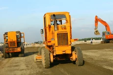 Điểm tin kế hoạch lựa chọn nhà thầu một số gói thầu lớn ngày 04-06/01
