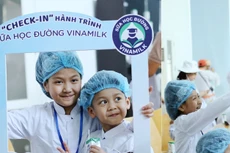 Năm 2018, Vinamilk trúng một gói thầu cung cấp sữa học đường tại TP. Hà Nội, với giá trúng thầu trên 3.800 tỷ đồng