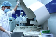 Theo phản ánh, so sánh hệ thống xét nghiệm sinh hóa, miễn dịch tự động được cung cấp trên thị trường Việt Nam hiện nay thì HSMT Gói thầu số 62 đã nhắm đến hãng Siemens. Ảnh: Tiên Giang