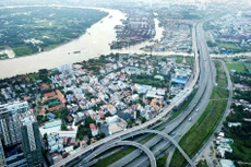 Vùng kinh tế trọng điểm phía Nam có vai trò cầu nối với các khu vực Đồng bằng sông Cửu Long và khu vực Tây Nguyên mà hạt nhân là TP.HCM. Ảnh: Lê Tiên