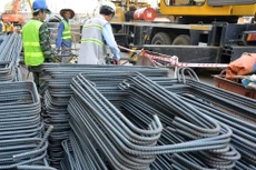 Giá thép giảm sâu là nguyên nhân khiến lợi nhuận doanh nghiệp ngành thép giảm đột biến. Ảnh: Tuấn Vân