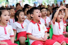 Gói thầu về mua sữa tươi tiệt trùng cho trẻ em mẫu giáo và học sinh lớp 1 tại TP.HCM có giá dự toán gần 140 tỷ đồng, được đấu thầu qua mạng. Ảnh: Thu Hà