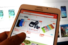 Cần có những quy định rõ ràng để tránh vướng mắc, chồng chéo khi thực thi Luật Quản lý thuế về thuế đối với hoạt động thương mại điện tử xuyên biên giới. Ảnh: Tường Lâm