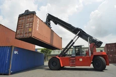 Còn khoảng cách khá xa từ mục tiêu chính sách đến kết quả thực tế, và doanh nghiệp là đối tượng chịu tác động nặng nề. Ảnh: Quang Tuấn