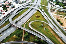 Nhiều vấn đề “nóng” liên quan đến phát triển kinh tế đất nước đã được phản ánh trên Báo Đấu thầu. Ảnh: Song Lê