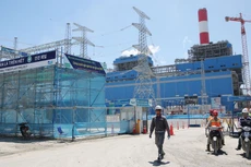 Giá bán điện thấp nên chưa hấp dẫn nhà đầu tư bỏ vốn. Ảnh: Lê Minh