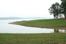 Gói thầu Hồ Suối Hai do Sở NN&PTNT Hòa Bình làm chủ đầu tư, Ban QLDA xây dựng và tu bổ các công trình NN&PTNT Hòa Bình làm bên mời thầu. Ảnh: St