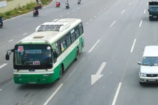 Năm 2018, TP.HCM sẽ giảm dần trợ giá xe buýt bằng cách đổi mới cơ chế quản lý hoạt động, đấu thầu khai thác các tuyến xe có trợ giá... Ảnh: Quang Tuấn